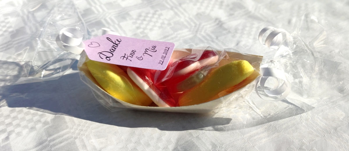 Mit einem Hochzeitsgastgeschenk sagt man seinen Hochzeitsgästen auf eine ganz persönliche Weise Danke. Mit einem Hochzeitsgastgeschenk sagt man seinen Hochzeitsgästen auf eine ganz persönliche Weise Danke.
